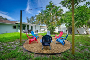 Sunny Sarasota Home with Private Yard and Fire Pit!